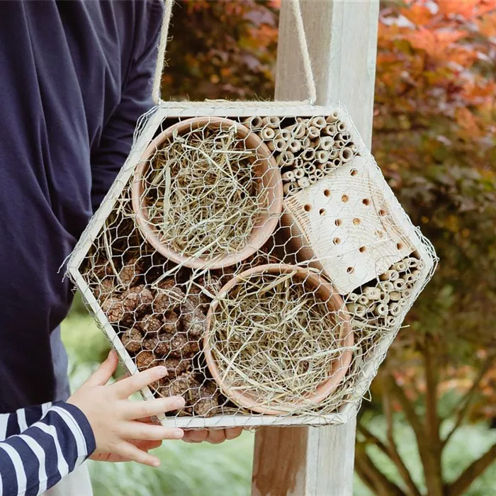 Ein Insektenhotel im Garten - Urlaub für kleine Nützlinge.